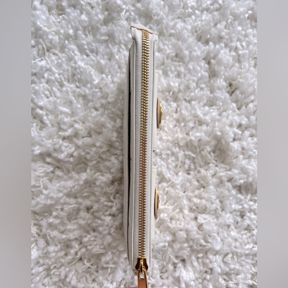 MARC JACOBS**SOLD**Zip Clutch Calf Leather Wallet in Ivory + Gold Hardware NEW💕 - Picture 5 of 6